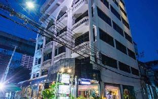 best bangkok house hotel