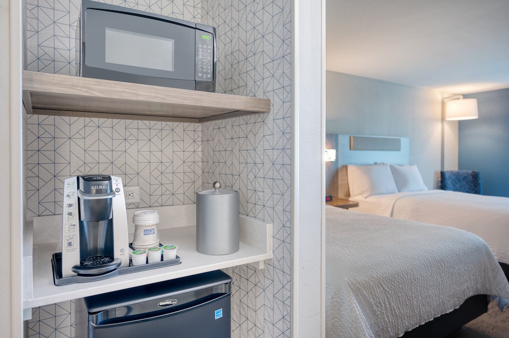 holiday inn express hotel and suites greenwood by ihg