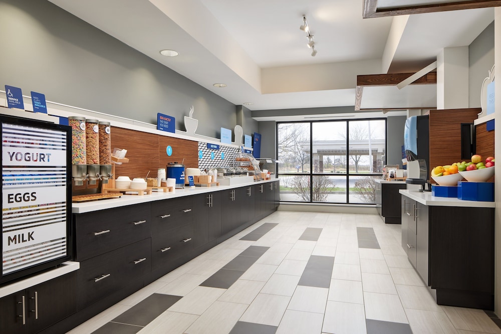holiday inn express hotel and suites greenwood by ihg