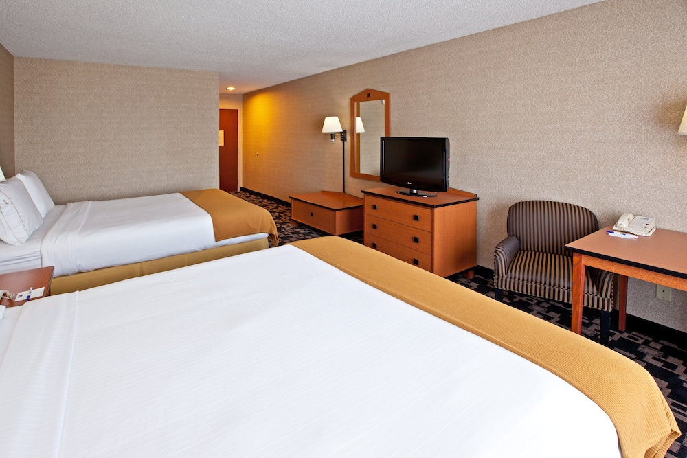 holiday inn express hotel and suites greenwood by ihg