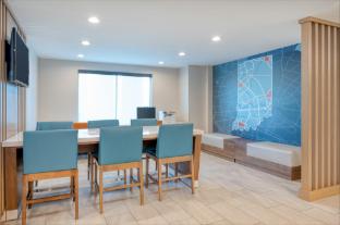 holiday inn express hotel and suites greenwood by ihg
