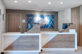 holiday inn express hotel and suites greenwood by ihg
