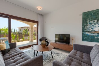aphrodite hills golf and spa resort residences premium serviced apartments