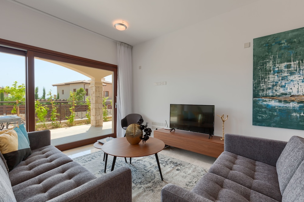 aphrodite hills golf and spa resort residences premium serviced apartments