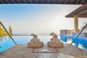 aphrodite hills golf and spa resort residences premium serviced apartments