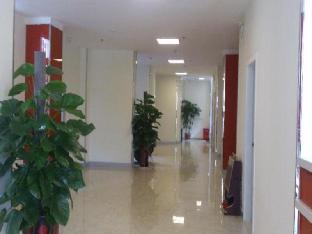 7 days inn shantou high speed railway station huanghe road