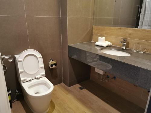 crown harbour springs managed by enderun hotels