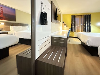 rodeway inn and suites