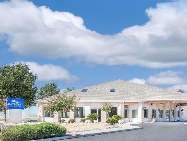 rodeway inn and suites