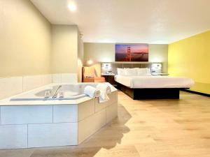 rodeway inn and suites