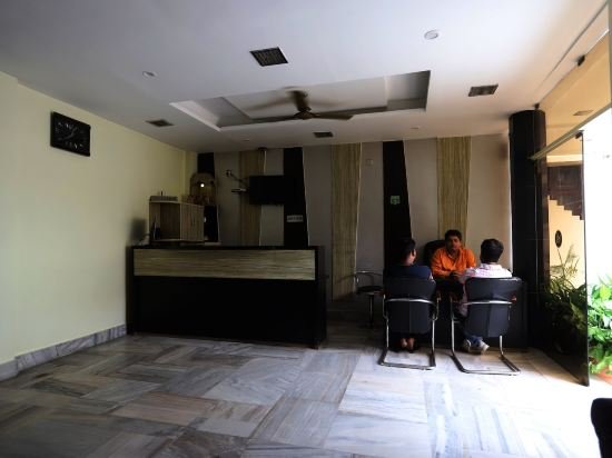 kiran palace varanasi