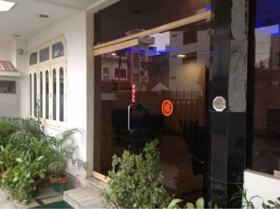 kiran palace varanasi