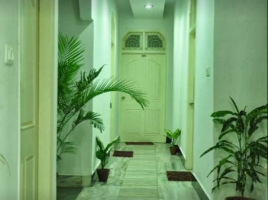 kiran palace varanasi