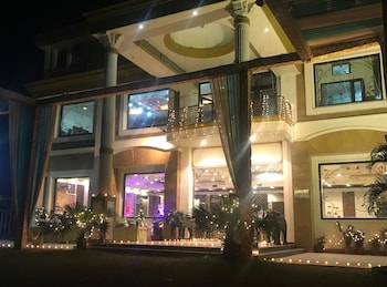 hotel red sapphire