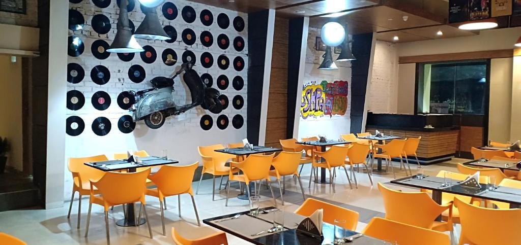 Hotel Polo Max Allahabad,Prayagraj>>Allahabad,3 star