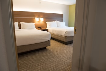 holiday inn express and suites elkhart by ihg