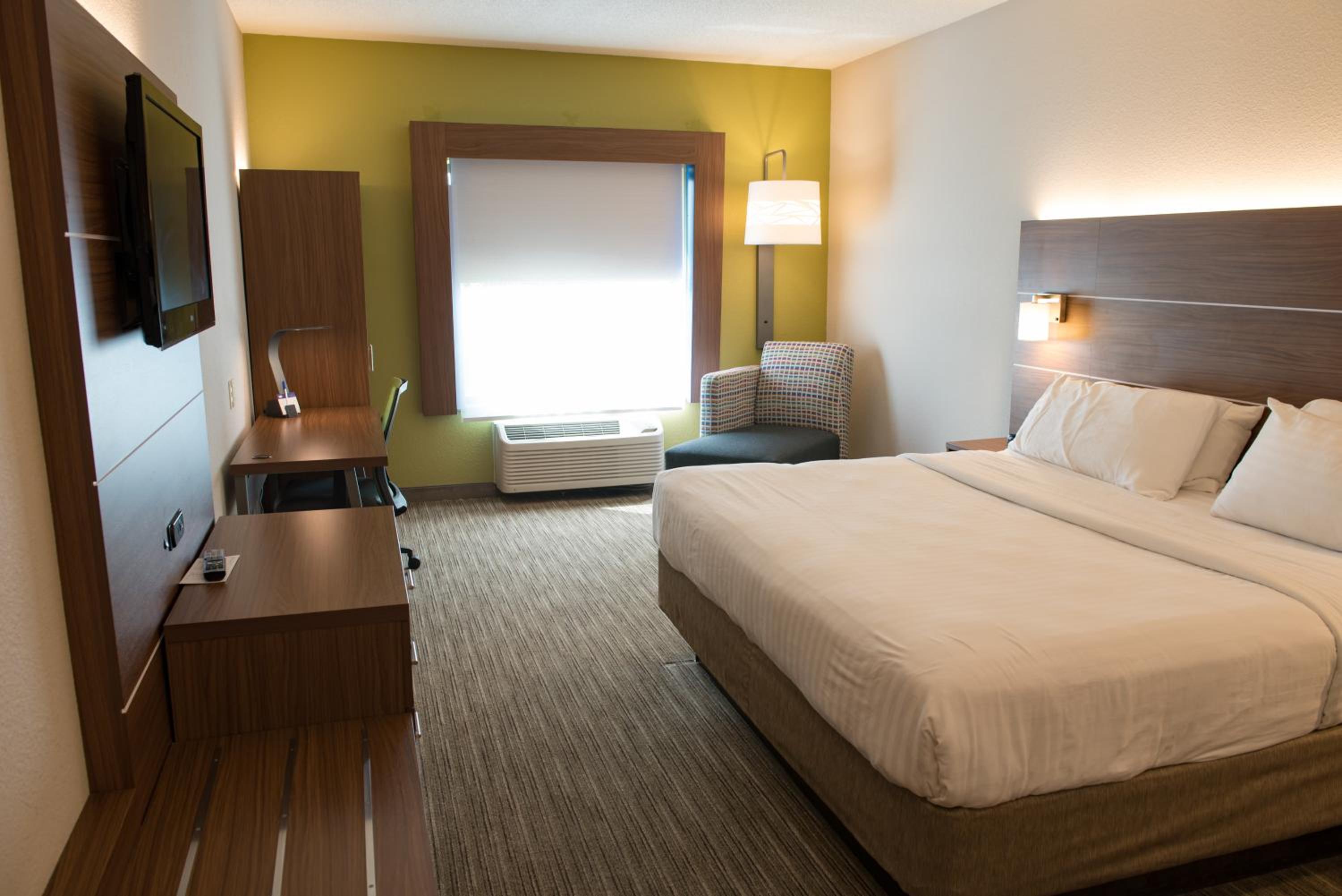 holiday inn express and suites elkhart by ihg
