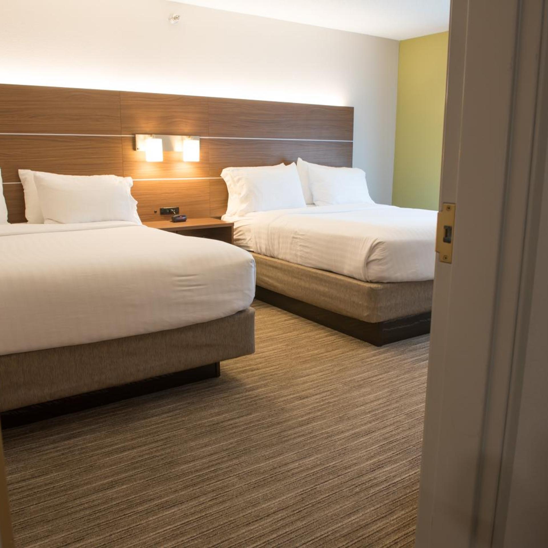 holiday inn express and suites elkhart by ihg