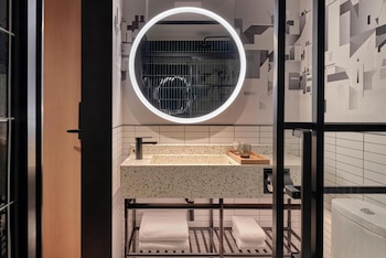Caption By Hyatt Zhongshan Park Shanghai,Shanghai>>Changning,4 star