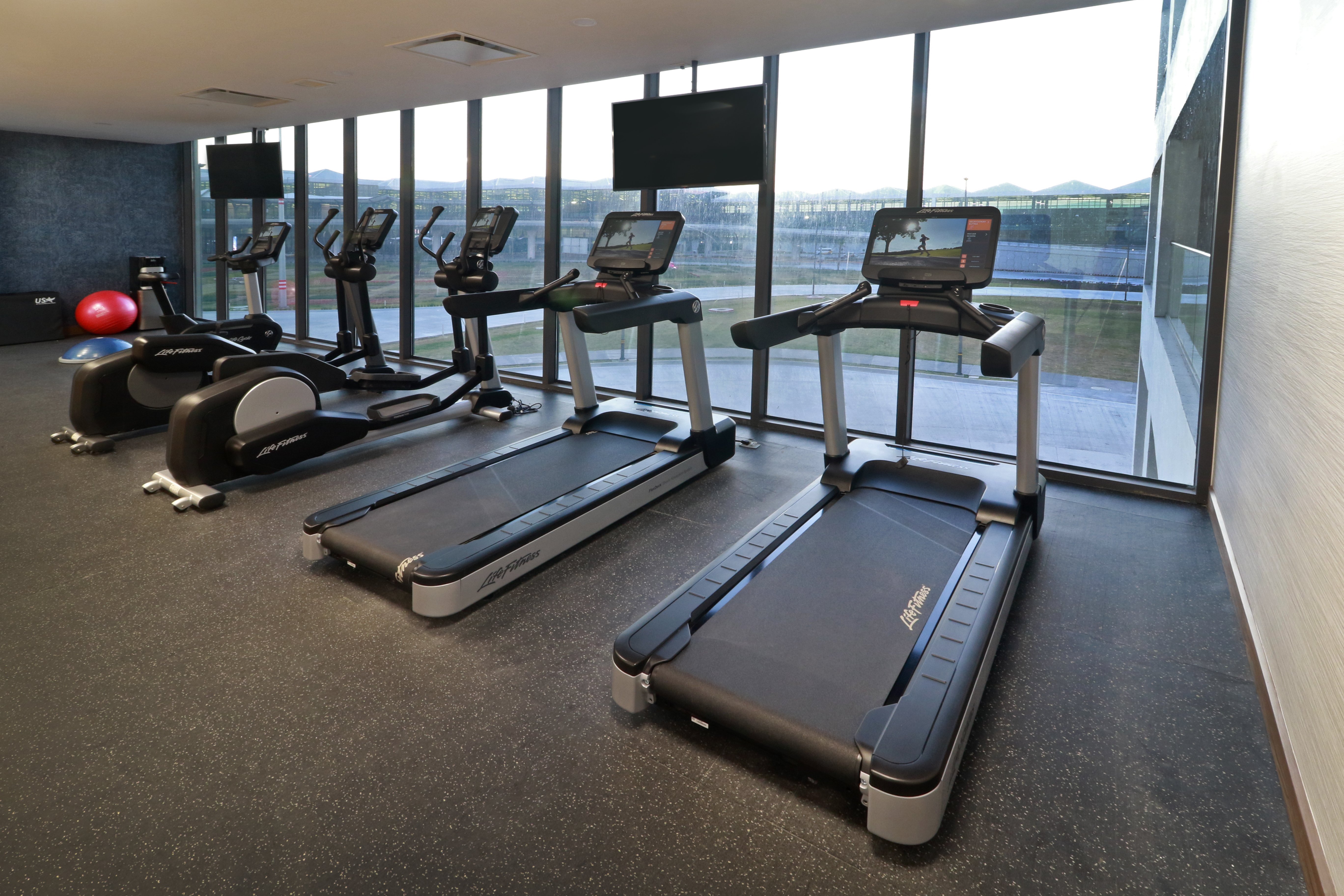 holiday inn hotel and suites mexico felipe angeles airport