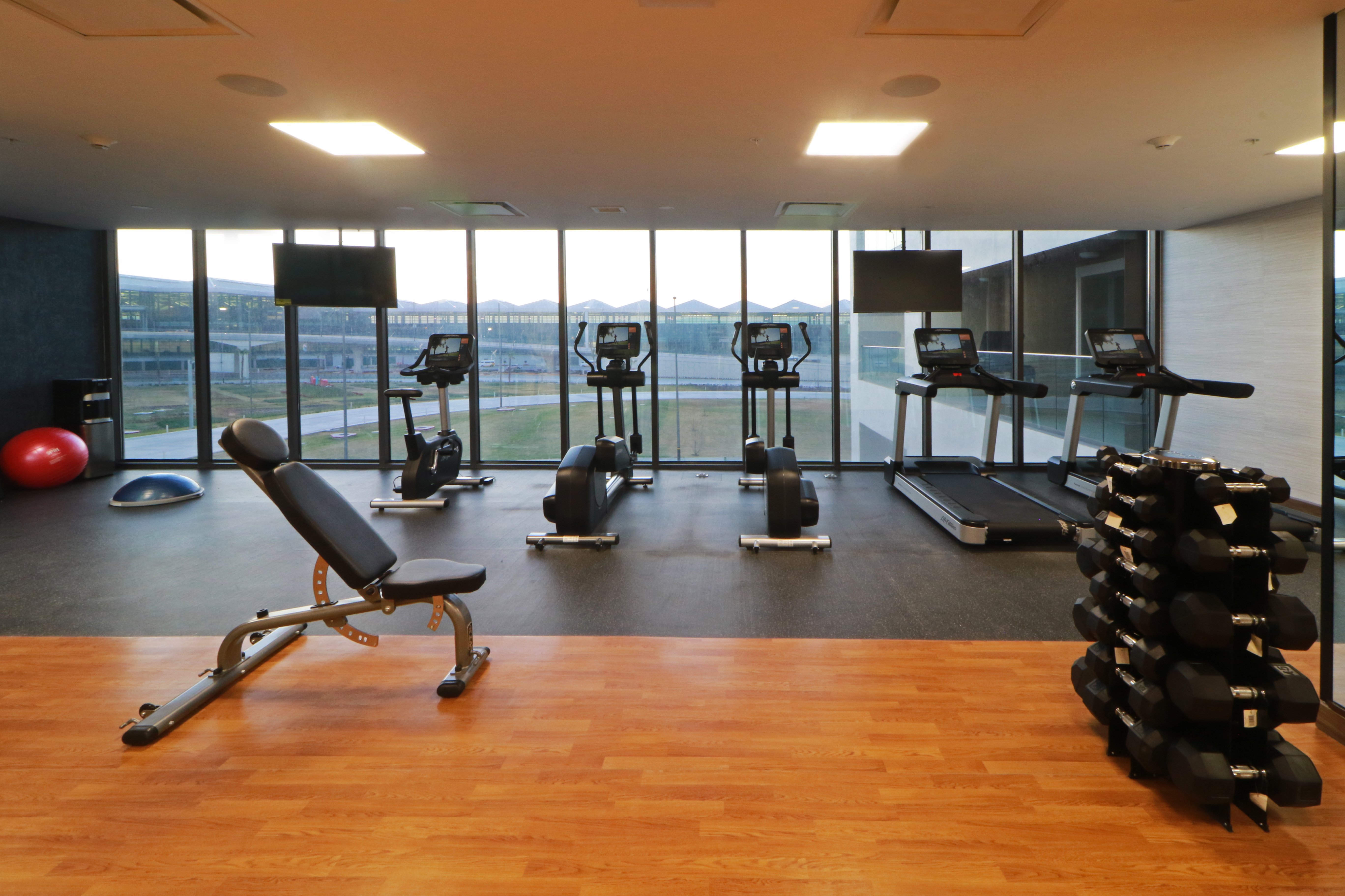 holiday inn hotel and suites mexico felipe angeles airport