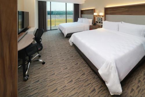 holiday inn hotel and suites mexico felipe angeles airport