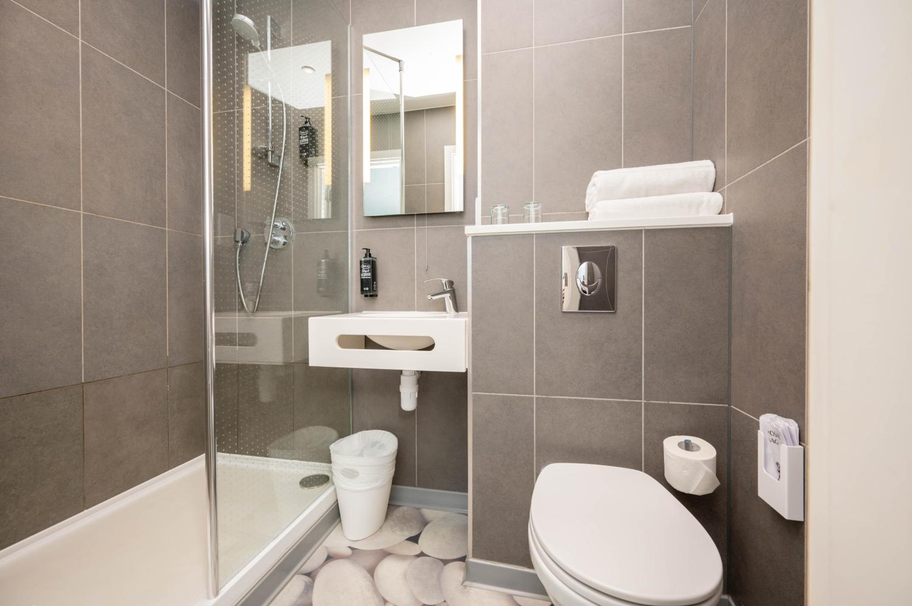 doubletree by hilton jakarta kemayoran