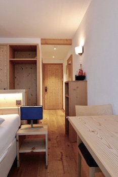 top hotel sarain active mountain resort