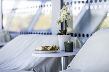 first hotel planetstaden