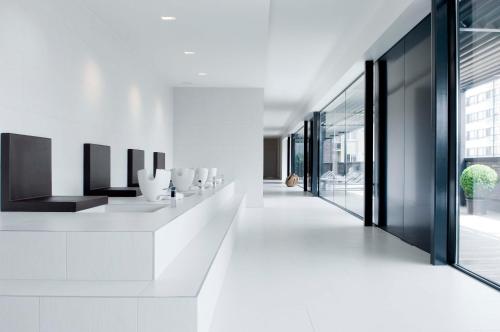 carbon hotel different hotels