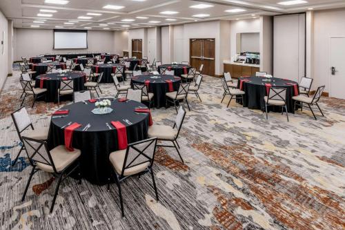 hilton garden inn albuquerque uptown