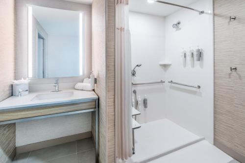 hilton garden inn albuquerque uptown
