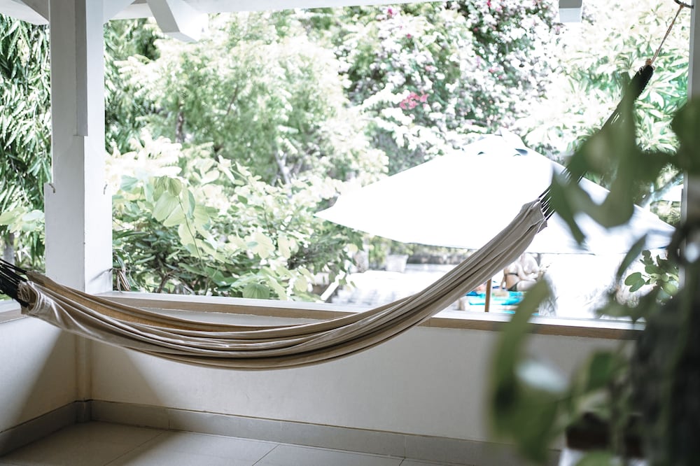 amed cafe and hotel kebun wayan