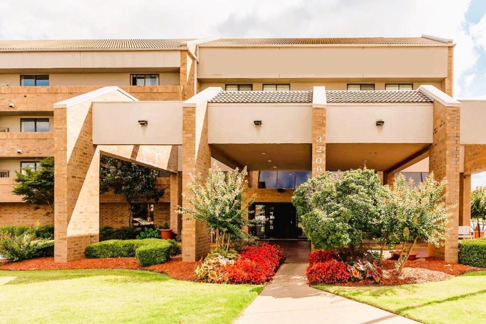 tulsa square hotel central i 44 by oyo