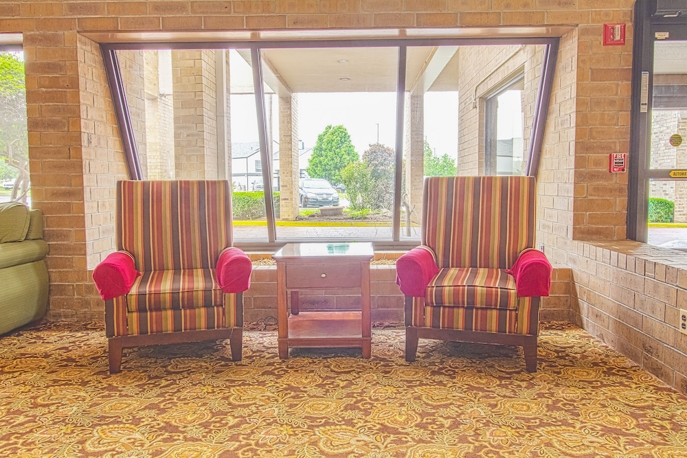 tulsa square hotel central i 44 by oyo