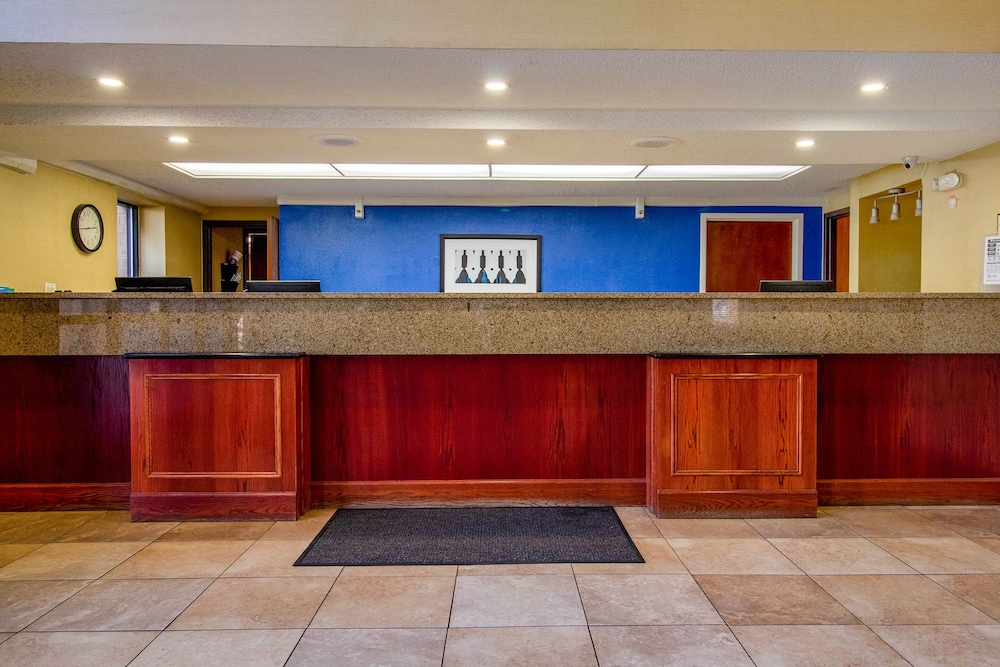 tulsa square hotel central i 44 by oyo