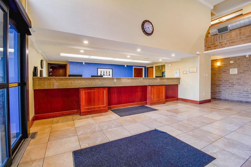 tulsa square hotel central i 44 by oyo