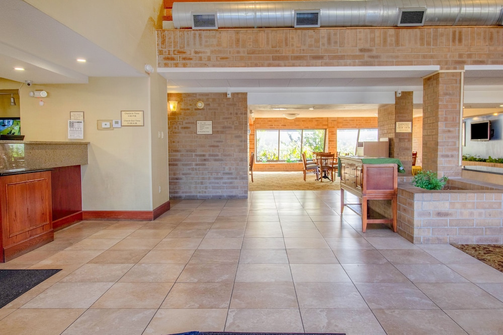 tulsa square hotel central i 44 by oyo