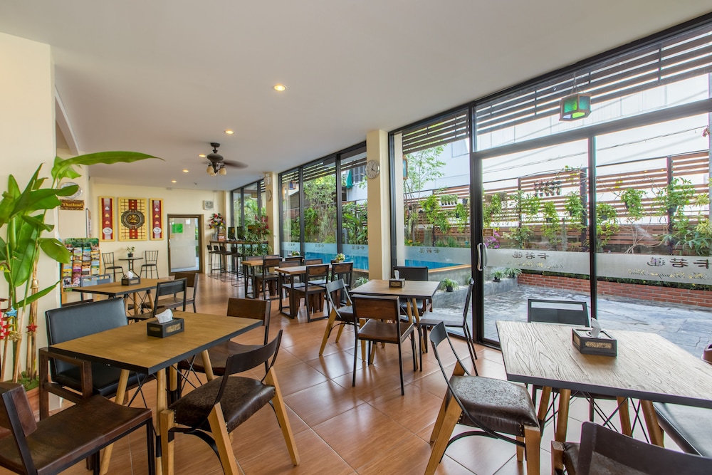 chiang mai waroros boutique hotel