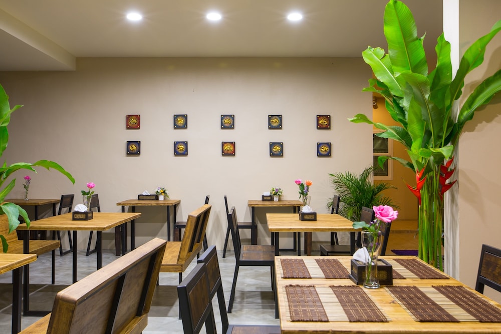 chiang mai waroros boutique hotel