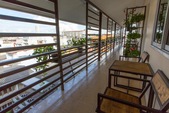 chiang mai waroros boutique hotel