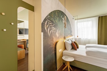 hotel the weekend