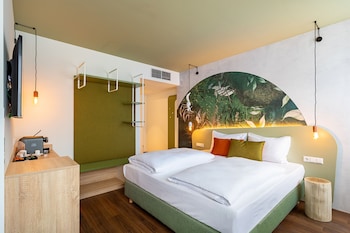 hotel the weekend