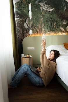 hotel the weekend