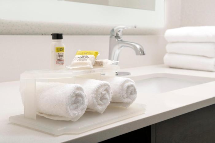 holiday inn express and suites annapolis by ihg