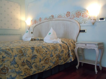 Suite Hotel Nettuno,Liguria>>Genoa,4 star