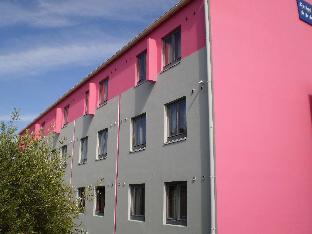 kyriad montpellier aeroport parc expo