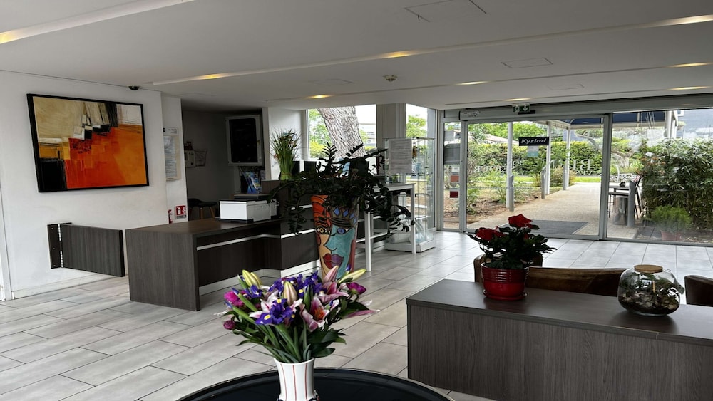 kyriad montpellier aeroport parc expo