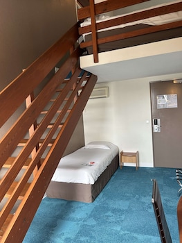 kyriad montpellier aeroport parc expo