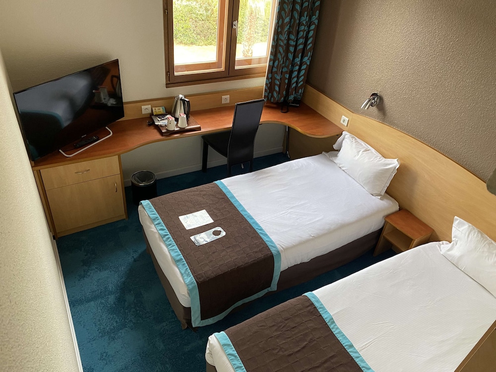 kyriad montpellier aeroport parc expo